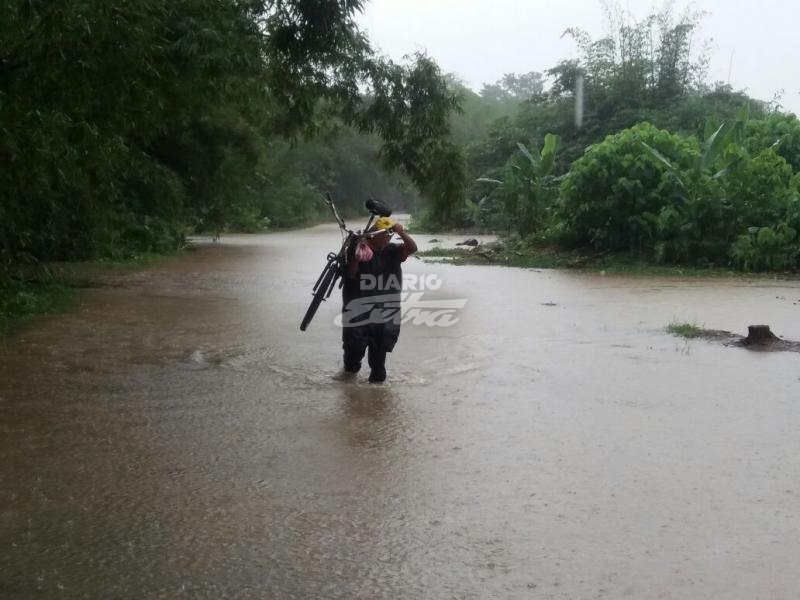 Reportan desbordamiento de ríos en Limón - Diario Extra Costa Rica