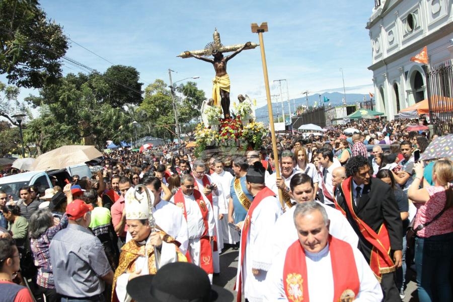 Alajuelita le celebró al Cristo Negro - Diario Extra Costa Rica