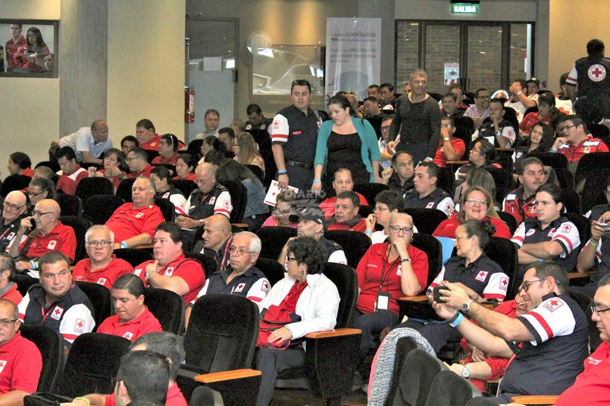 En asamblea de Cruz Roja sacan a DIARIO EXTRA - Diario Extra Costa Rica