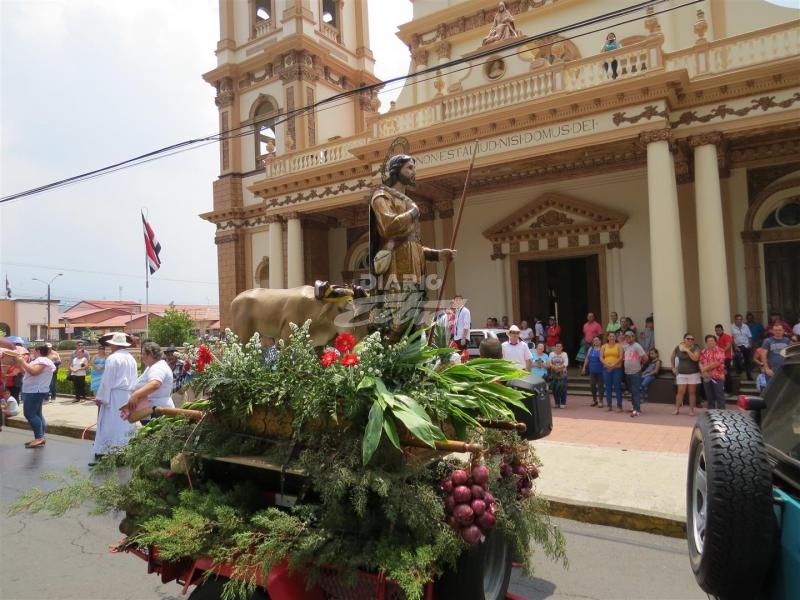 Vecinos de Naranjo celebran a San Isidro Labrador - Diario Extra Costa Rica