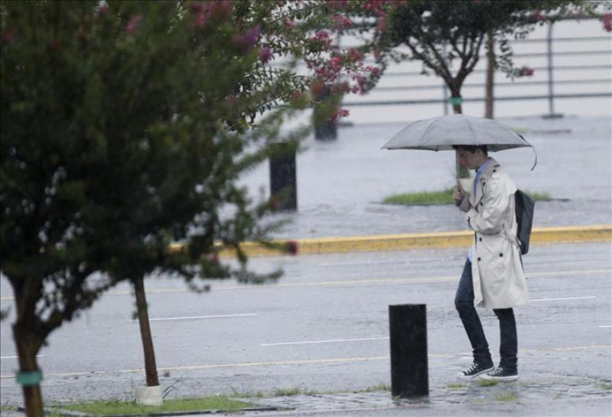 Diario Extra - Un temporal de lluvia en Argentina provoca un muerto y